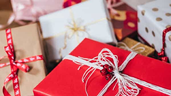 Valentines Day Gift: మీ ప్రియమైన వారికి వాలెంటైన్ గిఫ్ట్ ఇవ్వాలా? ఈ స్మార్ట్ ఫోన్లు ట్రై చేయండి.. అతి తక్కువ ధరలోనే..