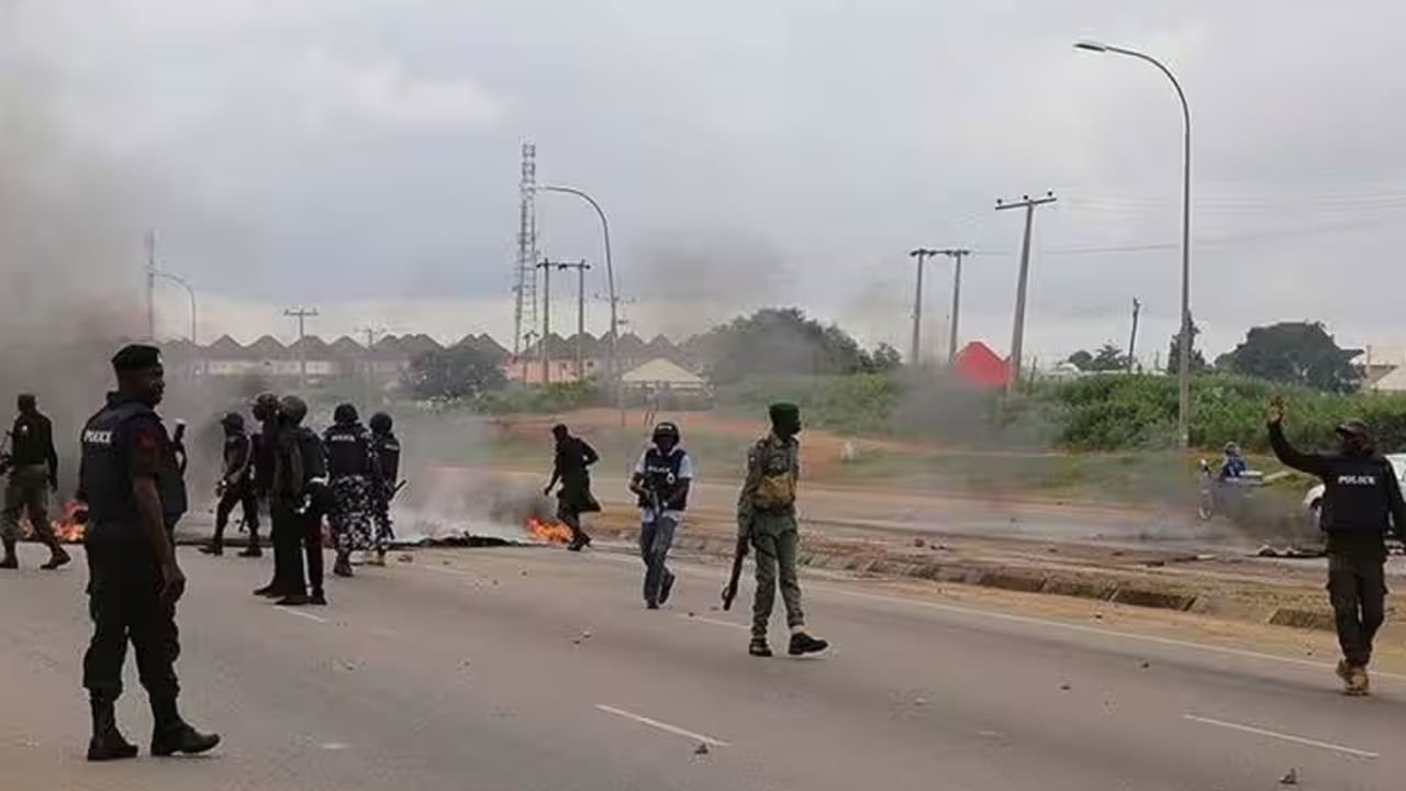 Nigeria Attack: నైజీరియాలో ఆత్మాహుతి దాడి.. 16 మంది మృతి.. నేరస్తులకు శిక్ష తప్పదన్న గవర్నర్..