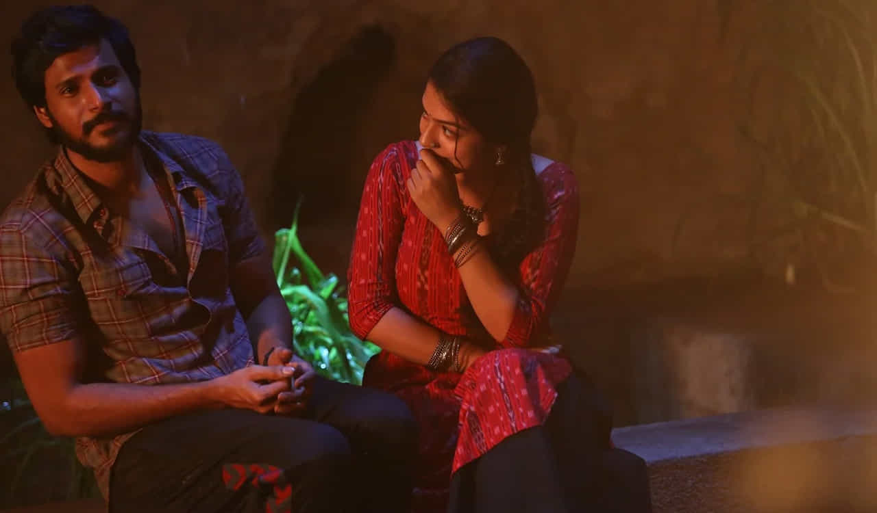 సంక్రాంతి బరిలో భారీ చిత్రాలు పోటికి రెడీ అవుతున్నాయి. దీంతో మీడియం రేంజ్ మూవీస్ ఆ తరువాత డేట్స్కు షిప్ట్ అవ్వుతున్నాయి. ఇన్నాళ్లు డైలమాలో ఉన్న మేకర్స్ ఒక్కొక్కరుగా కొత్త డేట్స్ను ఎనౌన్స్ చేస్తున్నారు. దీంతో ఫిబ్రవరి క్యాలెండర్ కూడా హెక్టిక్గా మారుతోంది.