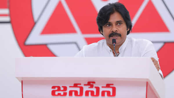 Pawan Kalyan: దూకుడు పెంచిన పవన్ కల్యాణ్.. ఆ స్థానాల్లో పోటీకి కసరత్తు ప్రారంభం.. భేటీ వెనుక ప్లాన్ అదే..