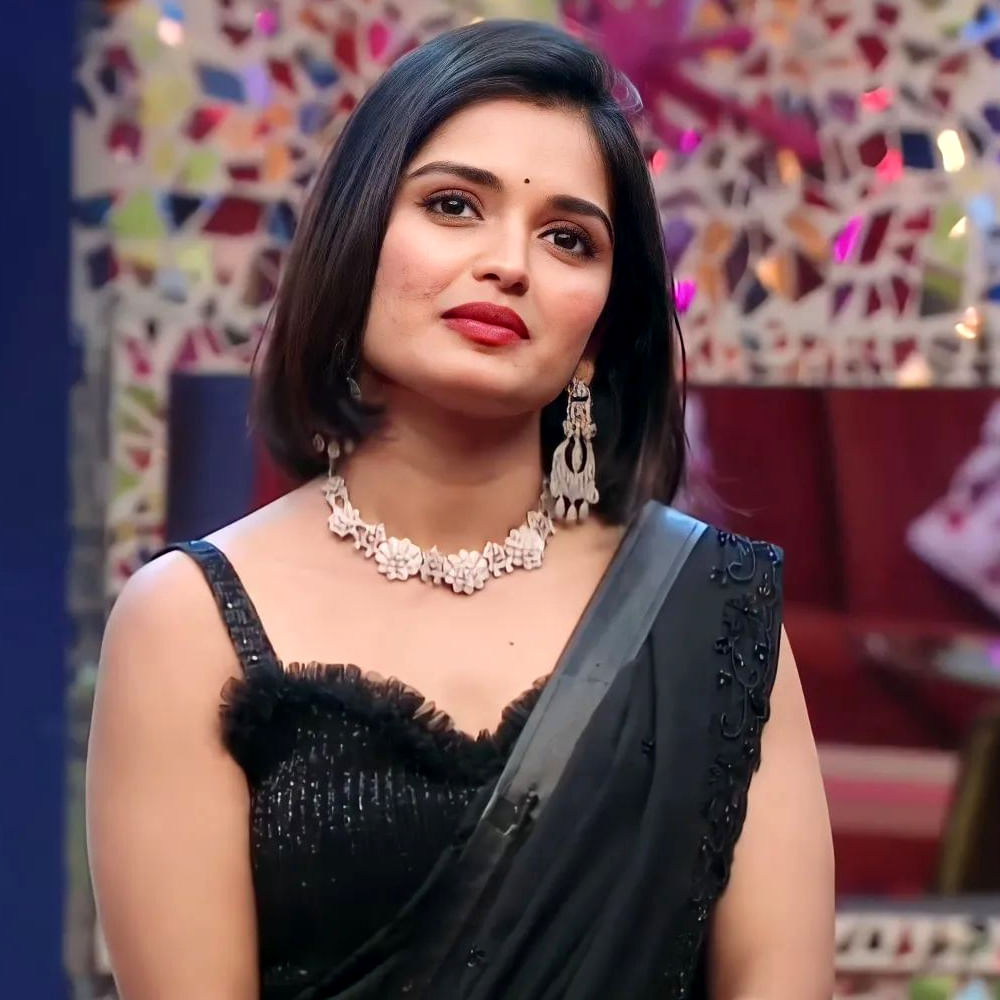 బిగ్ బాస్ సీజన్ 7 ద్వారా మంచి పాపులారిటీ సొంతం చేసుకుంది సీరియల్ బ్యూటీ ప్రియాంక జైన్. సీరియల్స్ లో నటించి మెప్పించింది.