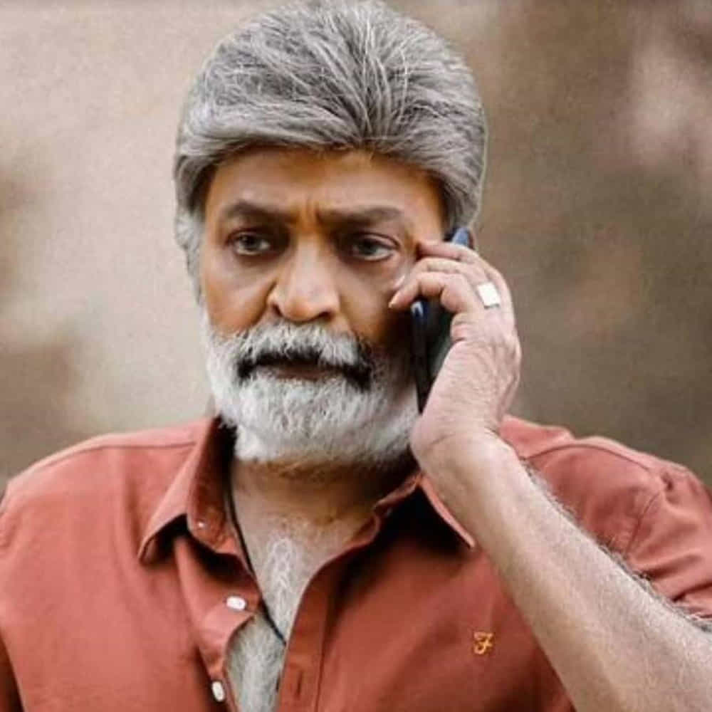 ఇన్నాళ్లకు నితిన్ హీరోగా వక్కంతం వంశీ తెరకెక్కిస్తున్న 'ఎక్స్ ట్రా'లో కీల‌క పాత్ర‌ చేస్తున్నారు రాజశేఖర్. మొన్న ట్రైలర్‌లో లాస్ట్ షాట్ అదిరిపోయింది. జీవితం ఏం చెప్తే అదే చేయాలంటూ ఈయన చెప్పిన డైలాగ్ రెస్పాన్స్ నెక్ట్స్ లెవల్‌లో ఉంది.