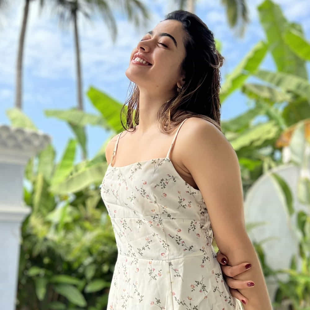 అలాగే లాస్ట్ ఇయర్ వారసుడు సినిమాతో ప్రేక్షకులను మెప్పించిన రష్మిక ఈ సంక్రాంతికి రావడం లేదు. ఆగస్టులో పుష్ప సీక్వెల్తో రావడానికి రెడీ అవుతున్నారు. ఆల్రెడీ ఆమె నటించిన యానిమల్ సినిమా హల్చల్ చేస్తూనే ఉంది. ఈ పొంగల్ని మిస్ అయినా, యానిమల్, పుష్ప సీక్వెల్ గ్యాప్లో పెద్దగా కనిపించదనే అంటున్నారు నేషనల్ క్రష్