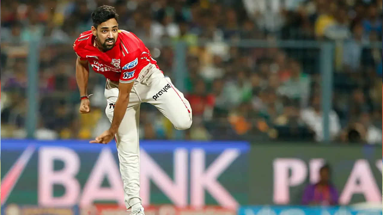 ఈ ఏడు మ్యాచ్ల్లో స్వప్నిల్ సింగ్ 14 పరుగులు మాత్రమే చేశాడు. అతను కేవలం 1 వికెట్ మాత్రమే తీయగలిగాడు. టీ20 క్రికెట్లో 75 మ్యాచ్లు ఆడి 63 వికెట్లు మాత్రమే తీశాడు. అదే సమయంలో బ్యాటింగ్లో 849 పరుగులు చేశాడు.