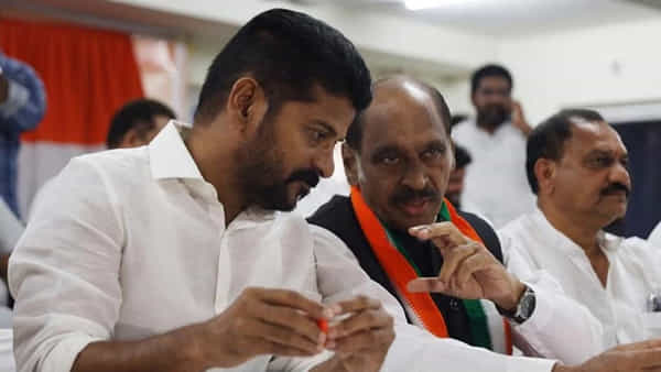 Telangana Cabinet: కేబినెట్ కూర్పు, శాఖల కేటాయింపుపై సీఎం రేవంత్ రెడ్డి కీలక చర్చలు.. మిగతా ఆరుగురు ఎవరు..