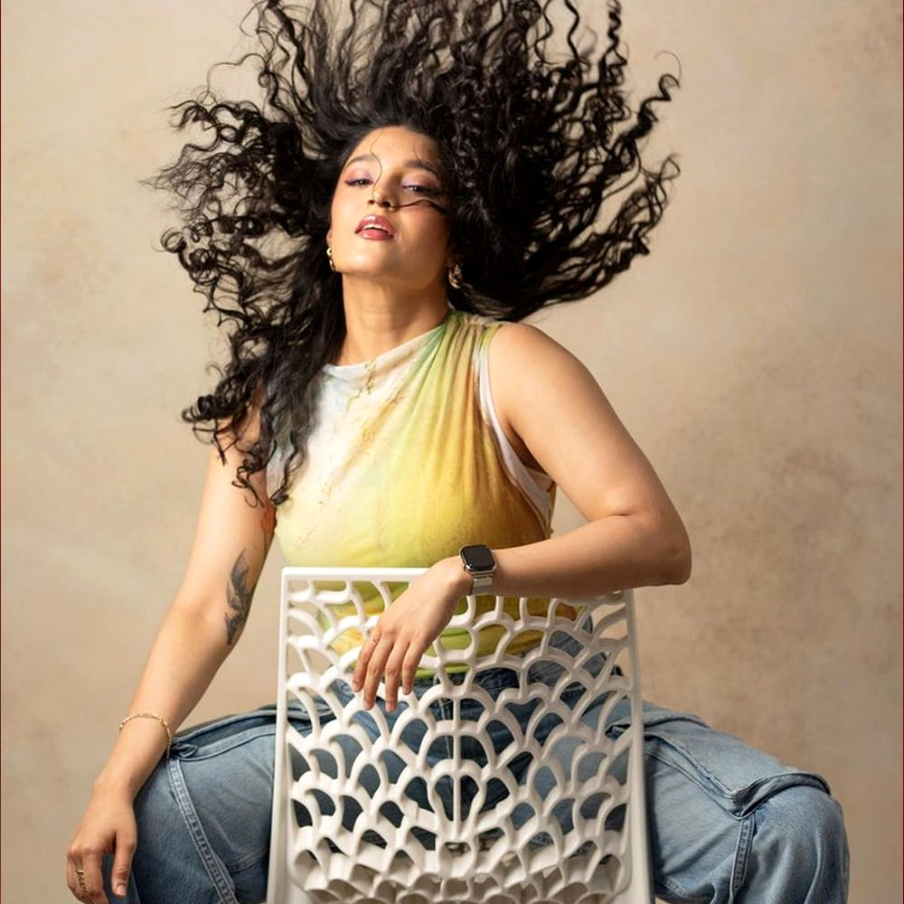 గురు సినిమాలో తన నటనతో ప్రేక్షకులను విపరీతంగా మెప్పించింది రితికా సింగ్. ఆ తర్వాత తమిళ్ సినిమాల్లో బిజీగా ఉంది రితికా సింగ్. 