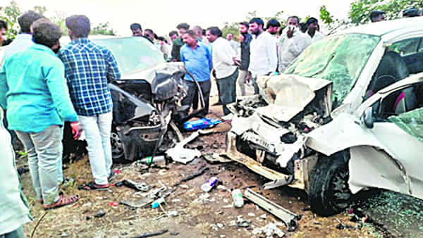 Road Accidents: రోడ్డు ప్రమాదంలో వాళ్లే ఎక్కువ చనిపోతున్నారట.. లేటెస్ట్ రిపోర్ట్ లో షాకింగ్ విషయాలు