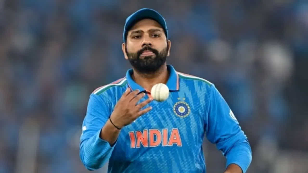 4 ముఖ్యంగా భారత కెప్టెన్గా అత్యధిక వరుస విజయాలు సాధించిన ఆటగాడిగా రోహిత్ శర్మ రికార్డు సృష్టించాడు. 2019 నుంచి 2022 వరకు కెప్టెన్గా రోహిత్ శర్మ వరుసగా 19 మ్యాచ్లు గెలిచాడు.