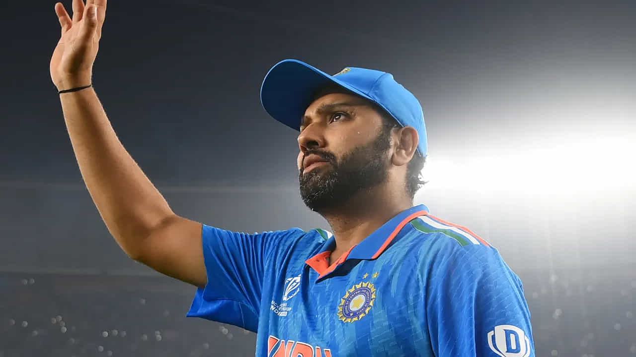 కాగా, ఈ ఇద్దరు ఆటగాళ్లు మళ్లీ వైట్ బాల్ క్రికెట్లో ఎప్పుడు కనిపిస్తారనే ప్రశ్న అభిమానుల్లో తలెత్తుతోంది. మరోవైపు టీ20 ప్రపంచకప్ నుంచి విరాట్ కోహ్లీని తప్పించాలని బీసీసీఐ ఆలోచిస్తోందని వార్తలు వచ్చాయి.