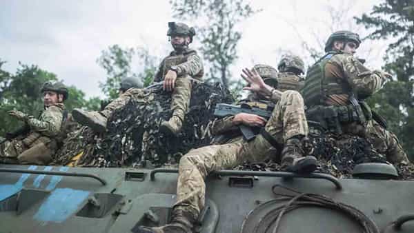 Russia Ukraine War: ఉక్రెయిన్ సైనికుల నుదిటిపై స్వస్తిక్ గుర్తులు ఎందుకు వేస్తున్నారు?