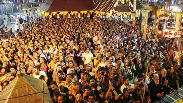 Sabarimala: అయ్యప్ప భక్తులకు అలెర్ట్.. స్పాట్ బుకింగ్లపై శబరిమల దేవస్థానం కీలక నిర్ణయం