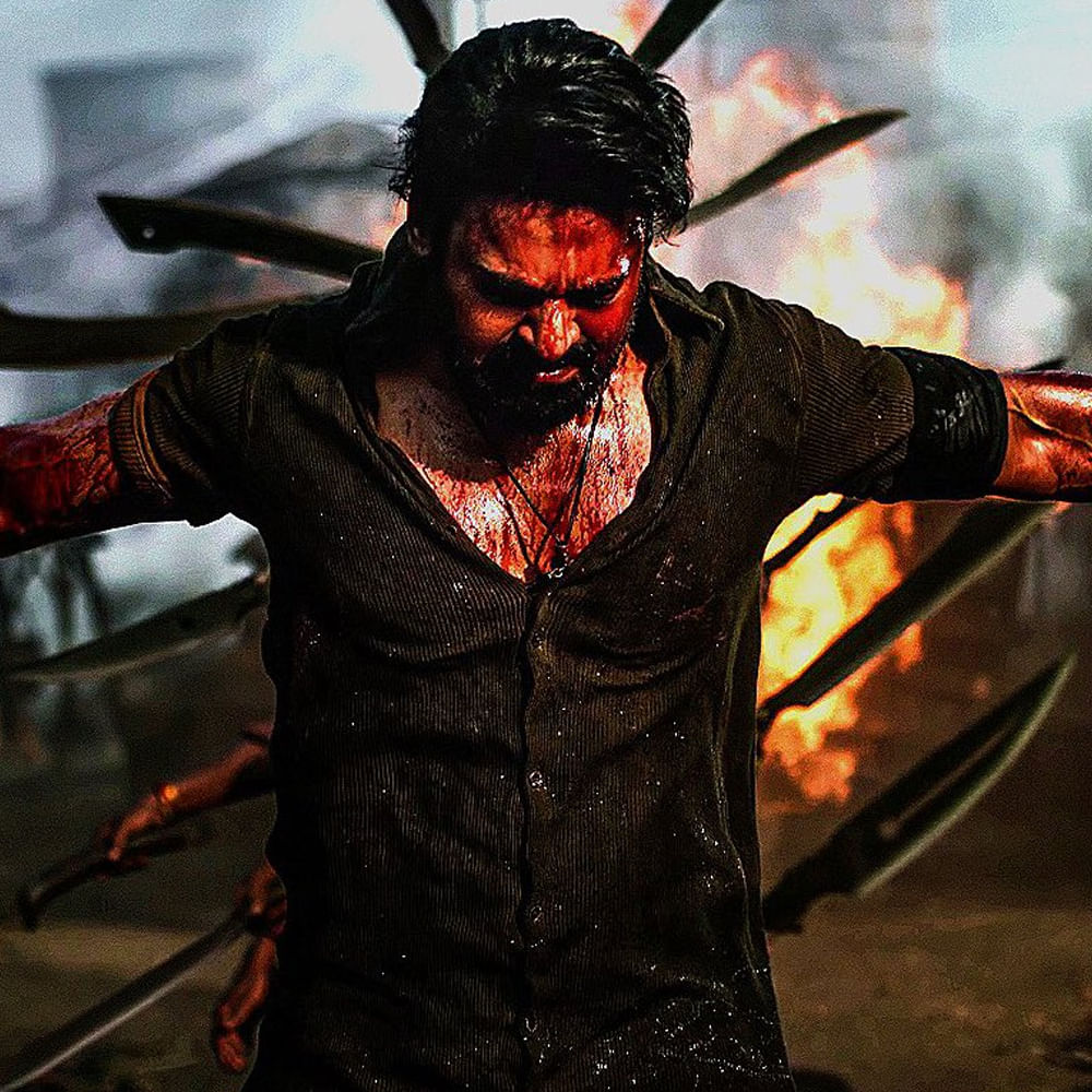 సలార్ సినిమా సక్సెస్ కావాలి. యూనిట్ ఇన్నాళ్లు పడ్డ కష్టానికి ప్రతిఫలం అందాలి. మేకర్స్ పెట్టిన పెట్టుబడికి రెట్టింపు రావాలి. బయ్యర్లు, డిస్ట్రిబ్యూటర్ల ముఖాల్లో నవ్వులు కనిపించాలి. ఇవన్నీ జరిగితే సలార్ పార్ట్ 2కి వెంటనే ముహూర్తం పెట్టేస్తారు. అది జరగకపోతే మాత్రం... సలార్ సీక్వెల్ అస్సాం పోయినట్టే అనుకోవాలా? యాజ్ ఇట్ ఈజ్గా ఇలాంటి చర్చే జరుగుతోంది ఫిల్మీ సర్కిల్స్ లో.