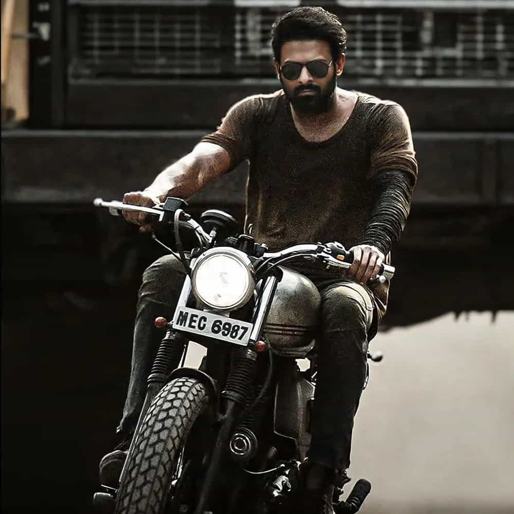 సలార్ సినిమా సక్సెస్‌తో ప్రభాస్‌ అభిమానులు పండగ చేసుకుంటున్నారు. డార్లింగ్‌ కటౌట్‌కు సరైన కంటెంట్ పడితే బాక్సాఫీస్ ఏ రేంజ్‌లో షేక్‌ అవుతుందో ఈ సినిమాతో ప్రూవ్ అయ్యింది. అయితే ఈ సినిమా సక్సెస్‌ సీక్వెల్ మీద అంచనాలను డబుల్ చేసింది. సలార్ పార్ట్ 1లో ఎక్కువగా ప్రభాస్‌ ఎలివేషన్‌,