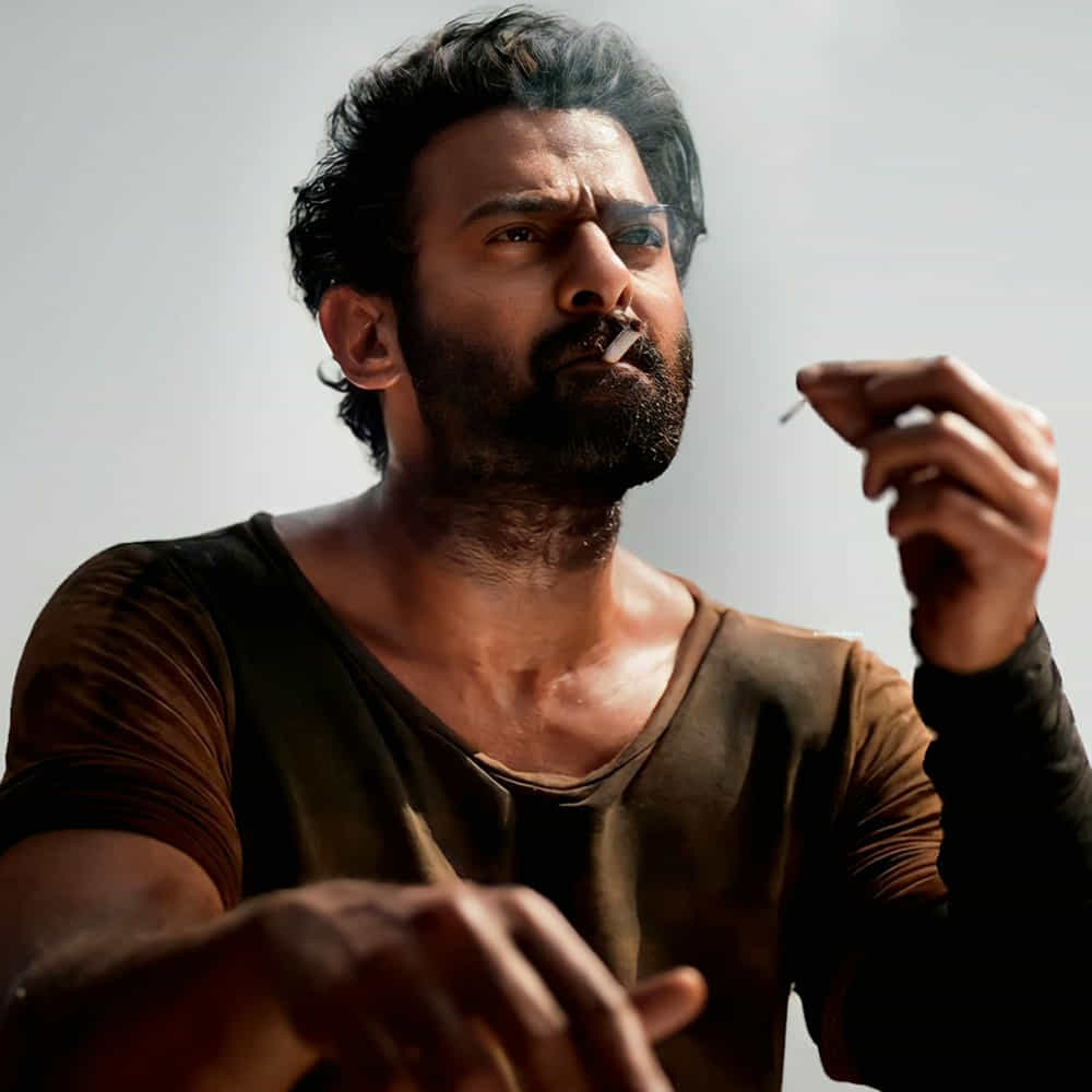 అసలు కథకు లీడ్ చేసే సీన్స్‌ మీదే దృష్టి పెట్టిన దర్శకుడు, మెయిన్ కథ అంతా పార్ట్‌ 2లోనే  చూపించాల్సి ఉంది. ముఖ్యంగా ప్రాణ స్నేహితులైన దేవా, వరద ఎలా శత్రువులవుతారు? ఖాన్‌సార్‌ సింహాసనానికి తానే వారసుడు అని దేవాకు ఇప్పటికే తెలుసా..? సీక్వెల్‌లో తెలుస్తుందా..? ప్రభాస్‌ తండ్రి పాత్రలో ఎవరు కనిపిస్తారు..? డార్లింగే డ్యూయల్‌ రోల్ చేయబోతున్నారా.?