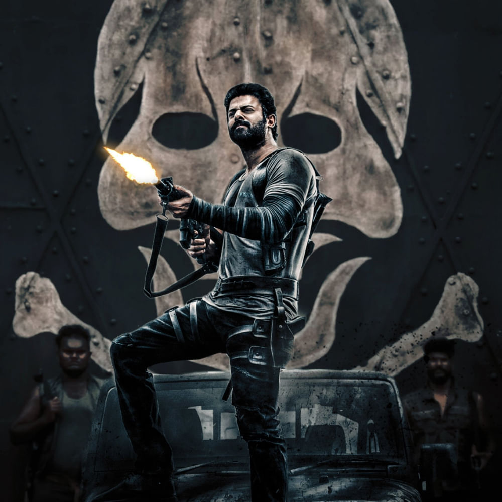 ఇప్పుడు నీల్ మాటల్లో బిట్వీన్ ద లైన్స్ కి నయా అర్థాలు వెతుక్కుంటూ సలార్ పార్ట్ 2 లేదా అని గుసగుసలాడుతున్నారు. వాళ్లకి అంతటి అవకాశం ఇచ్చిన డైలాగ్ ఏంటి? డిసెంబర్ స్టార్ట్ అయిదంటే డైనోసార్ ఫీవర్ మొదలైపోద్ది ప్యాన్ ఇండియా ప్రేక్షకులకు. బిగ్గెస్ట్ సక్సెస్ ఇచ్చిన ప్రశాంత్ నీల్ కెప్టెన్సీలో, కటౌట్ చూసి నమ్మేయాల్సిన హీరో నటించిన సినిమా సలార్.