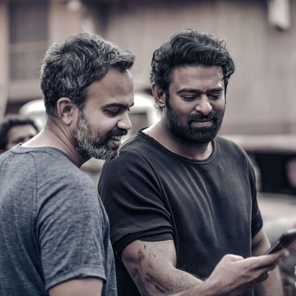 వందలు దాటి, వేల కోట్లను దండుకోవడానికి మేం రెడీ అయిపోతున్నాం అంటూ మేకర్స్ డబుల్ జోష్తో వెయిట్ చేస్తున్న మూవీ సలార్. సలార్ సీజ్ ఫైర్ ఒన్కి సంబంధించి ఈ హైప్ అంతా. మరి రెండో పార్టు సంగతేంటి.? కేజీయఫ్ సినిమాకు సంబంధించి పార్ట్ ఒన్కీ, పార్ట్ టూకీ స్కోప్ లేదు కానీ..,