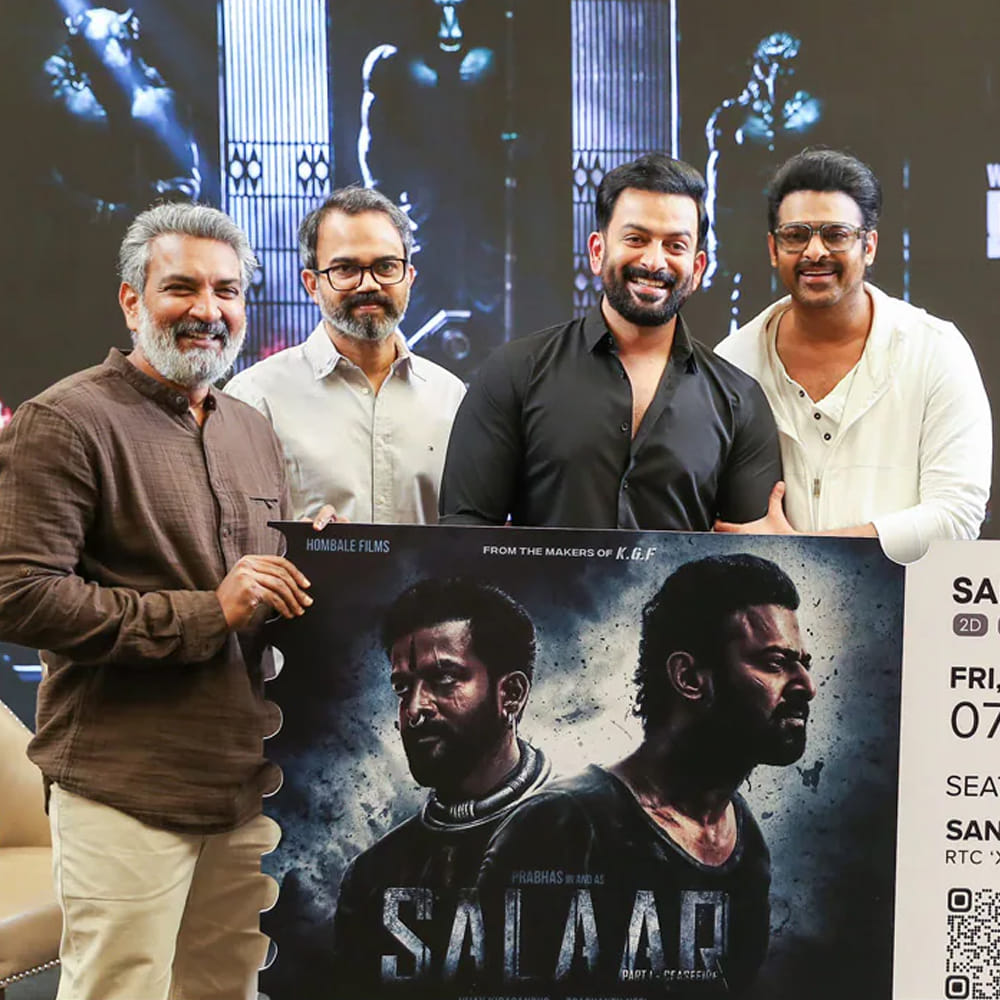 రాజమౌళి చేతుల మీదుగా సలార్ సినిమా ప్రమోషన్స్‌ను ప్రారంభించింది చిత్రయూనిట్‌. భారీ ఈవెంట్‌లు చేయకుండా కేవలం సలార్ టీమ్‌ను రాజమౌళితో ఓ ఇంటర్వ్యూ చేయించింది యూనిట్‌. 