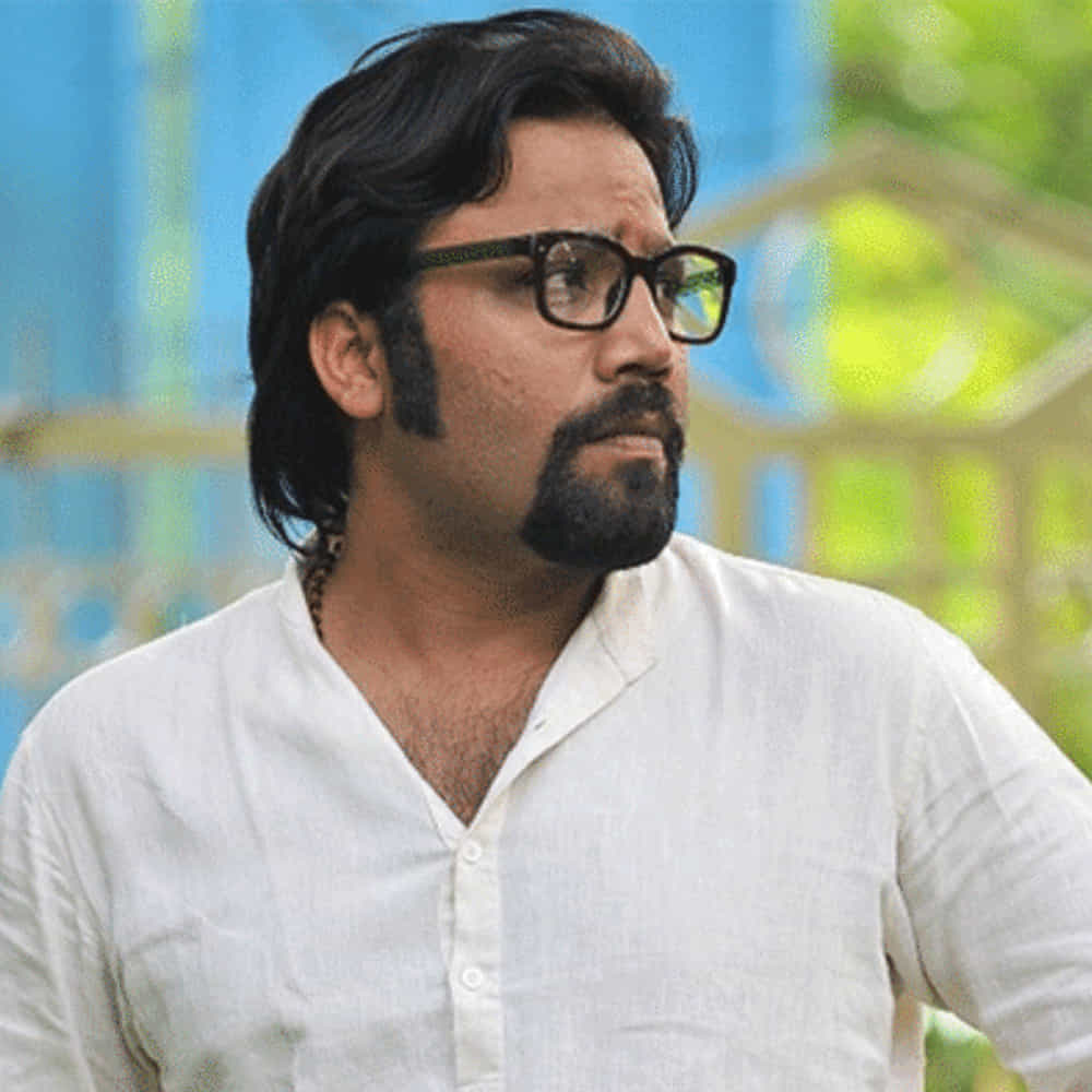 ఫస్ట్ వీక్ మాకు సరైన థియేటర్లు పడలేదుగానీ, అనుకున్న ప్రకారం గ్రాండ్ రిలీజ్ అయి ఉంటే ఇప్పుడొచ్చిన 800కోట్ల ప్లస్ కలెక్షన్లకు అదనంగా ఇంకో 200 కోట్లు గ్యారంటీగా వచ్చి ఉండేవని అంటున్నారు యానిమల్ మేకర్స్. రణ్బీర్ కపూర్, రష్మిక జంటగా నటించిన ఈ సినిమాకు సందీప్ రెడ్డి వంగా దర్శకుడు. ఆల్రెడీ అర్జున్రెడ్డితో తనకంటూ ఓ సెపరేట్ మార్క్ క్రియేట్ చేసుకున్న సందీప్, ఇప్పుడు యానిమల్తో మరోసారి ప్రూవ్ చేసుకున్నారు.