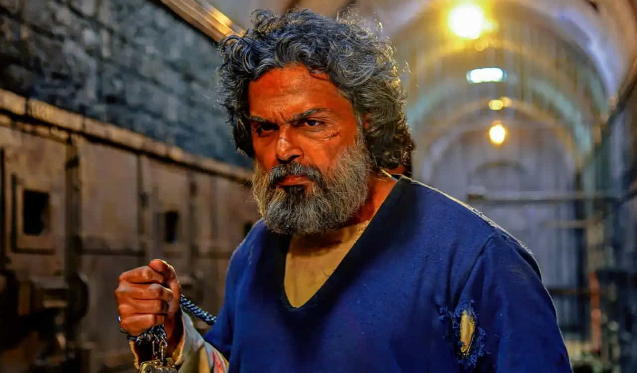 తొలి భాగంలో ఫాదర్‌ క్యారెక్టర్ మాత్రమే స్పైగా కనిపిస్తే.. సీక్వెల్‌లో కొడుకు క్యారెక్టర్‌ కూడా గూఢచారిగానే కనిపిస్తుందన్నది నయా అప్‌డేట్‌. ఈ న్యూస్‌తో సినిమా మీద అంచనాలు మరింతగా పెరిగిపోయాయి. మరి ఆ ఎక్స్‌పెక్టేషన్స్‌ రీచ్ అయ్యేందుకు మేకర్స్ ఎలాంటి ప్లాన్ రెడీ చేస్తారో చూడాలి.
