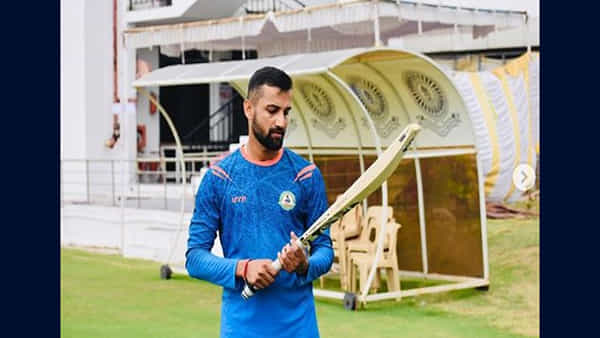 Shubham Dubey IPL Auction 2024: రూ. 20 లక్షలతో వేలంలోకి.. కట్చేస్తే.. కోట్లకు పడగలెత్తిన భారత అన్క్యాప్డ్ ప్లేయర్..