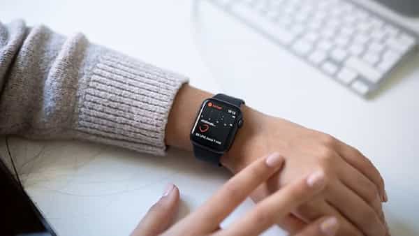Smartwatches: తక్కువ ధరకే ఎక్కువ ఫీచర్లతో స్మార్ట్ వాచ్లు.. వీటిని ఓ లుక్కేయండి.. !