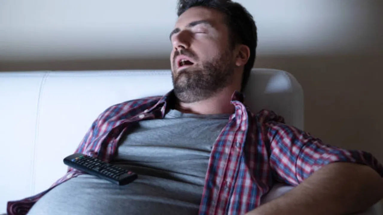 మధుమేహం, స్లీప్ అప్నియాపై యేల్ యూనివర్శిటీ చేసిన అధ్యయనం ప్రకారం.. సాధారణంగా గురక వచ్చే వారితో పోల్చితే గురక లేనివారి కంటే మధుమేహం వచ్చే అవకాశం 50 శాతం ఎక్కువ. స్లీప్ అప్నియా టైప్ 2 డయాబెటిస్ ప్రమాదాన్ని పెంచుతుంది.