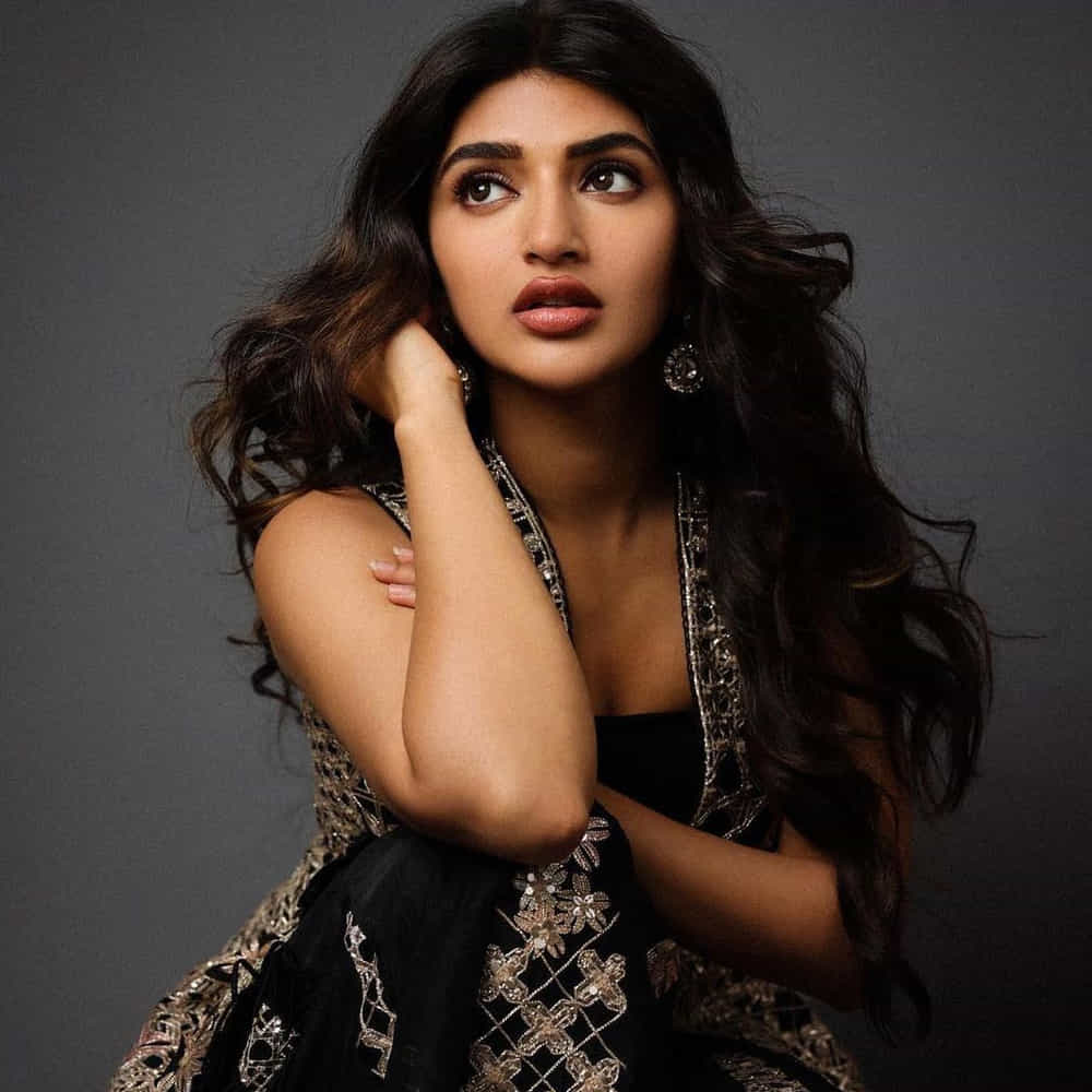 అయితే వరుస హిట్లతో ఫుల్ జోరు మీదున్న శ్రీలీల ఖాతాలో ఇప్పుడిప్పుడే ప్లాపులు వచ్చి చేరుతున్నాయి. ఇప్పటికే స్కంద, ఆదికేశవ సినిమాలు నిరాశను మిగిల్చాయి.