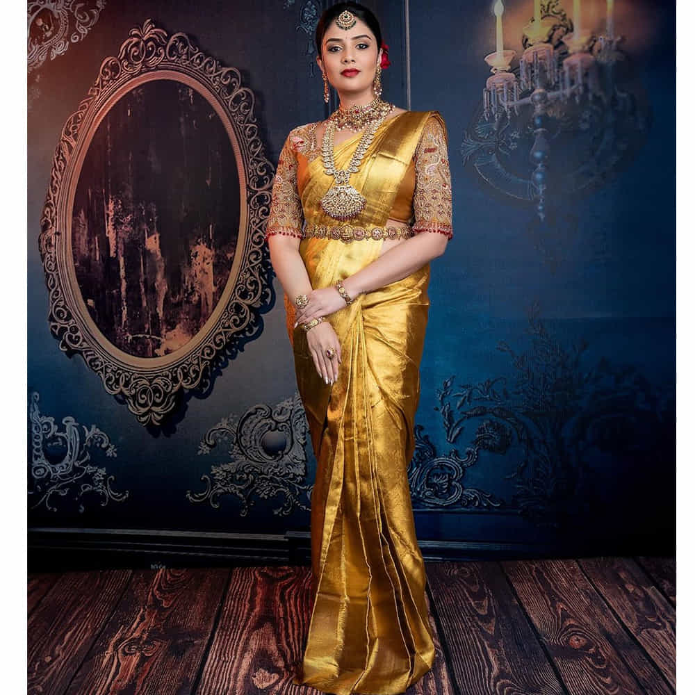 తాజాగా శ్రీముఖి షేర్ చేసిన లేటేస్ట్ ఫోటోస్ వైరలవుతున్నాయి. అల్లు అర్జున్ నటించిన జులాయి సినిమాతో సినీ పరిశ్రమలోకి అడుగుపెట్టింది.