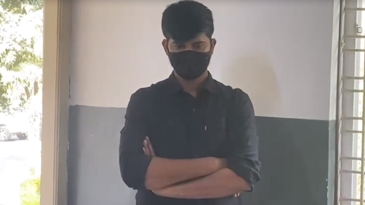 చూడ్డానికి అమాయకంగా కనిపిస్తున్నాడు కదూ.. బ్యాగ్రౌండ్ తెలిస్తే మాత్రం దిమ్మతిరగాల్సిందే