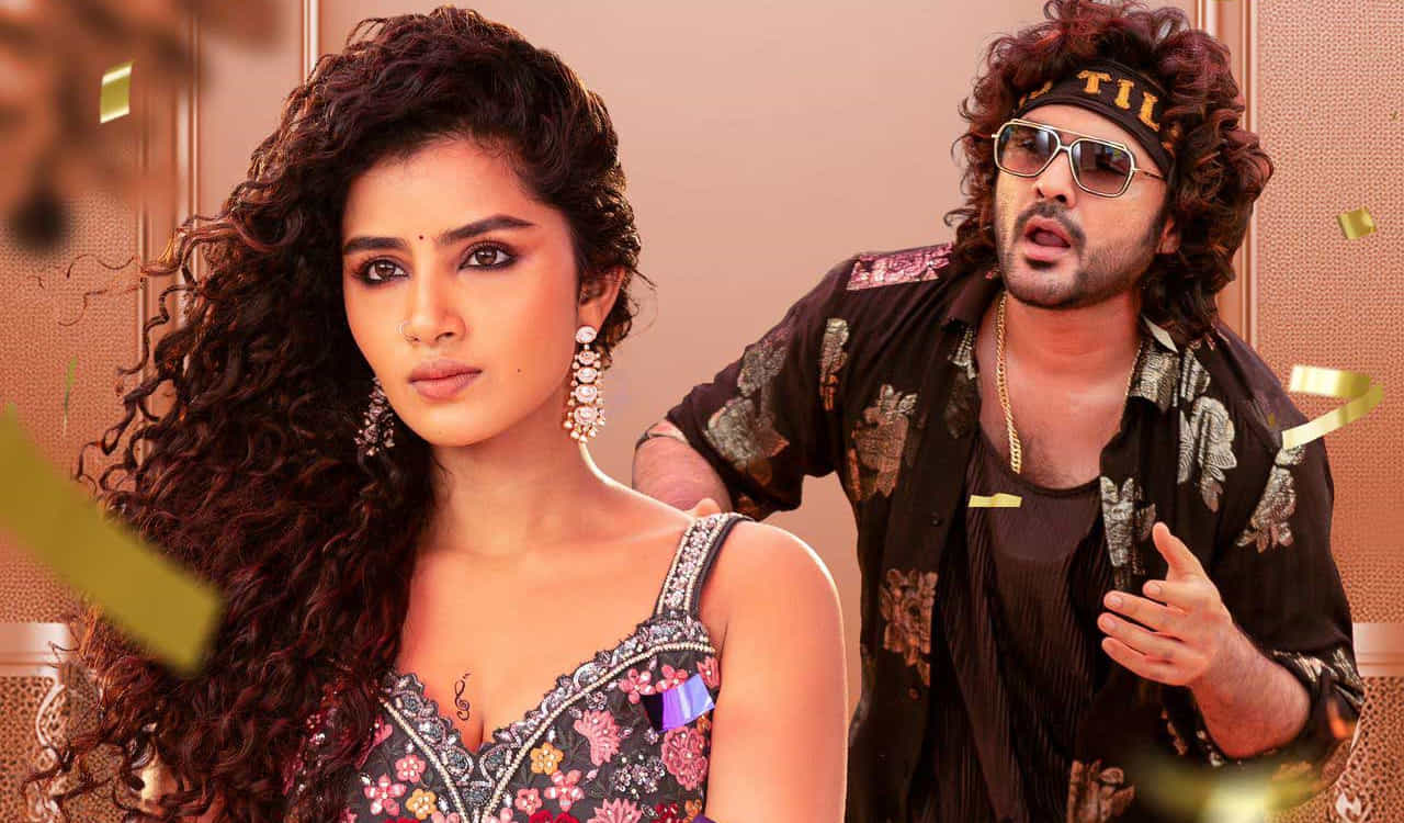 డీజే టిల్లుగా బాక్సాఫీస్ను షేక్ చేసిన సిద్దూ జొన్నలగడ్డ ఫిబ్రవరిలో టిల్లు స్క్వేర్తో ఆడియన్స్ ముందుకు రాబోతున్నారు. ఇప్పటికే రిలీజ్ అయిన టీజర్, సాంగ్స్కు సూపర్బ్ రెస్పాన్స్ రావటంతో టిల్లు స్క్వేర్ మీద భారీ అంచనాలు ఏర్పాడ్డాయి.
