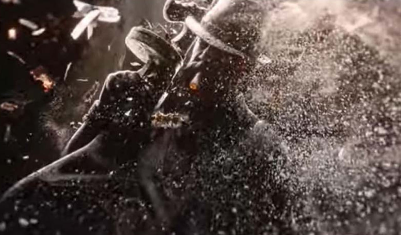 ఎ ఫెయిరీ టేల్‌ ఫర్‌ గ్రోన్‌... అప్స్ అంటూ టాక్సిక్‌కి పెట్టిన ట్యాగ్‌ లైన్‌ నుంచి కథ ఏమైనా ఐడెంటిఫై చేయగలమా అని పలువురు పదే పదే చదువుతున్నారు. ఇన్‌ టాక్సికేటింగ్‌ ద వరల్డ్ ఆన్‌ అంటూ 2025 ఏప్రిల్‌ 10న సినిమాను విడుదల చేస్తామని అనౌన్స్ చేసేశారు కెప్టెన్‌ గీతూ మోహన్‌దాస్‌. యష్‌లాంటి మాస్‌ హీరోని గీతూ ఎలా హ్యాండిల్‌ చేస్తారో చెప్పడానికి ఈ టీజర్‌ పర్ఫెక్ట్ ఎగ్జాంపుల్‌ అని అంటున్నారు నెటిజన్లు.