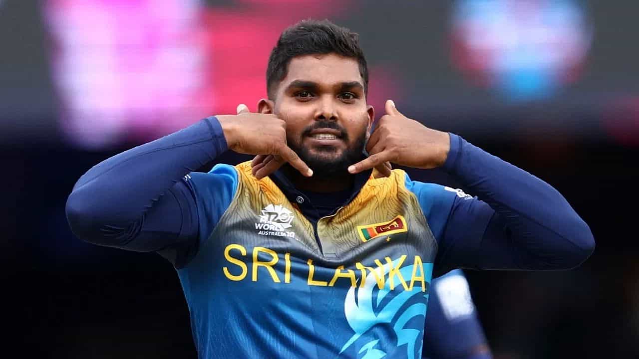 ఆశ్చర్యకరంగా వనిందు హసరంగ గత ఆగస్టు నుంచి శ్రీలంక తరపున ఏ మ్యాచ్ కూడా ఆడలేదు. లంక ప్రీమియర్ లీగ్ సందర్భంగా గాయపడిన హసరంగ ఆసియా కప్, వన్డే ప్రపంచకప్లకు దూరమయ్యాడు. ఇప్పుడు వనిందు హసరంగ కెప్టెన్గా జట్టులోకి తిరిగి రావడానికి సిద్ధంగా ఉన్నాడు.