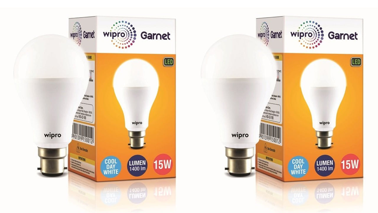 Wipro Garnet Base B22 15 - W LED Bulb: విప్రో కంపెనీకి చెందినీ ఇన్వర్టర్‌ బల్బ్‌ అసలు ధర రూ. 850 కాగా, అమెజాన్‌లో 51 శాతం డిస్కౌంట్‌లో భాగంగా రూ. 420కే సొంతం చేసుకోవచ్చు. 15 వాట్స్‌తో పనిచేసే ఈ బల్బును చాలా ఈజీగా ఇన్‌స్టాల్‌ చేసుకోవచ్చు. 