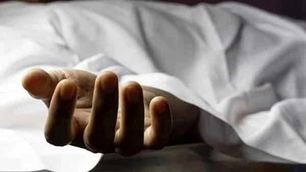 Hyderabad: వారం రోజులుగా ఇంట్లోనే మృతదేహం.. అదే ఇంట్లో నివసిస్తోన్న మతిస్థిమితంలేని సోదరుడు, తల్లి