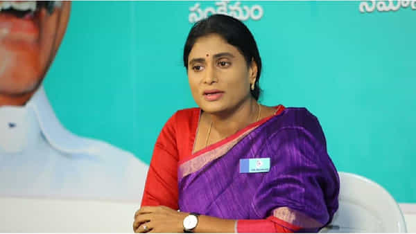 Andhra Pradesh: వైఎస్ షర్మిల ఏపీ పాలిటిక్స్లో యాక్టివ్ కాబోతున్నారా? పీసీసీ చీఫ్ కీలక వ్యాఖ్యలు