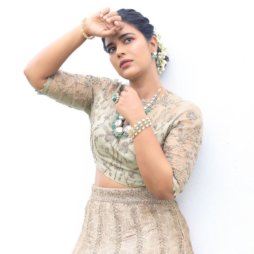 కేవలం కథానాయికగా గ్లామర్ రోల్స్ కాకుండా లేడీ ఓరియెంటెడ్ చిత్రాలకు ఐశ్వర్య కేరాఫ్ అడ్రస్. కంటెంట్, పాత్రకు ప్రాధాన్యత ఇస్తూ వైవిధ్యమైన చిత్రాల్లో నటిస్తుంది.