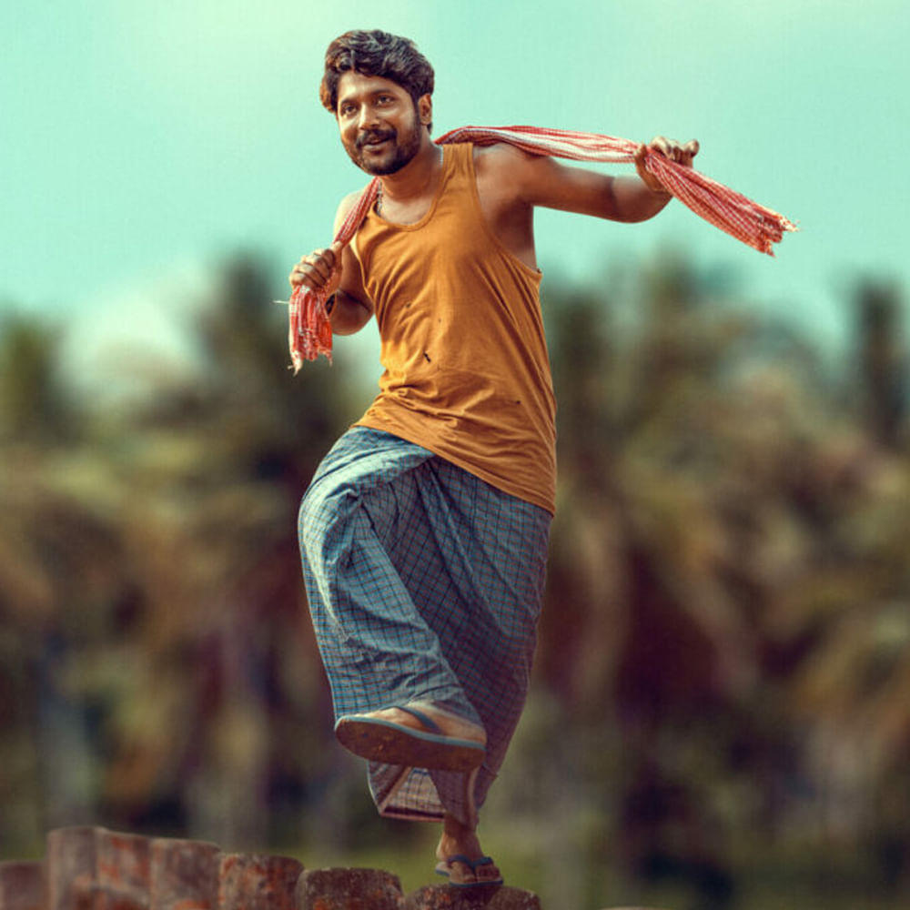 మామూలుగా కమెడియన్ ఎవరైనా హీరోగా మారితే.. అతన్నుంచి కామెడీ సినిమానే ఊహిస్తాం. కానీ సుహాస్ అలా కాదు.. కలర్ ఫోటో నుంచే విభిన్నంగా ప్రయత్నిస్తున్నారు.