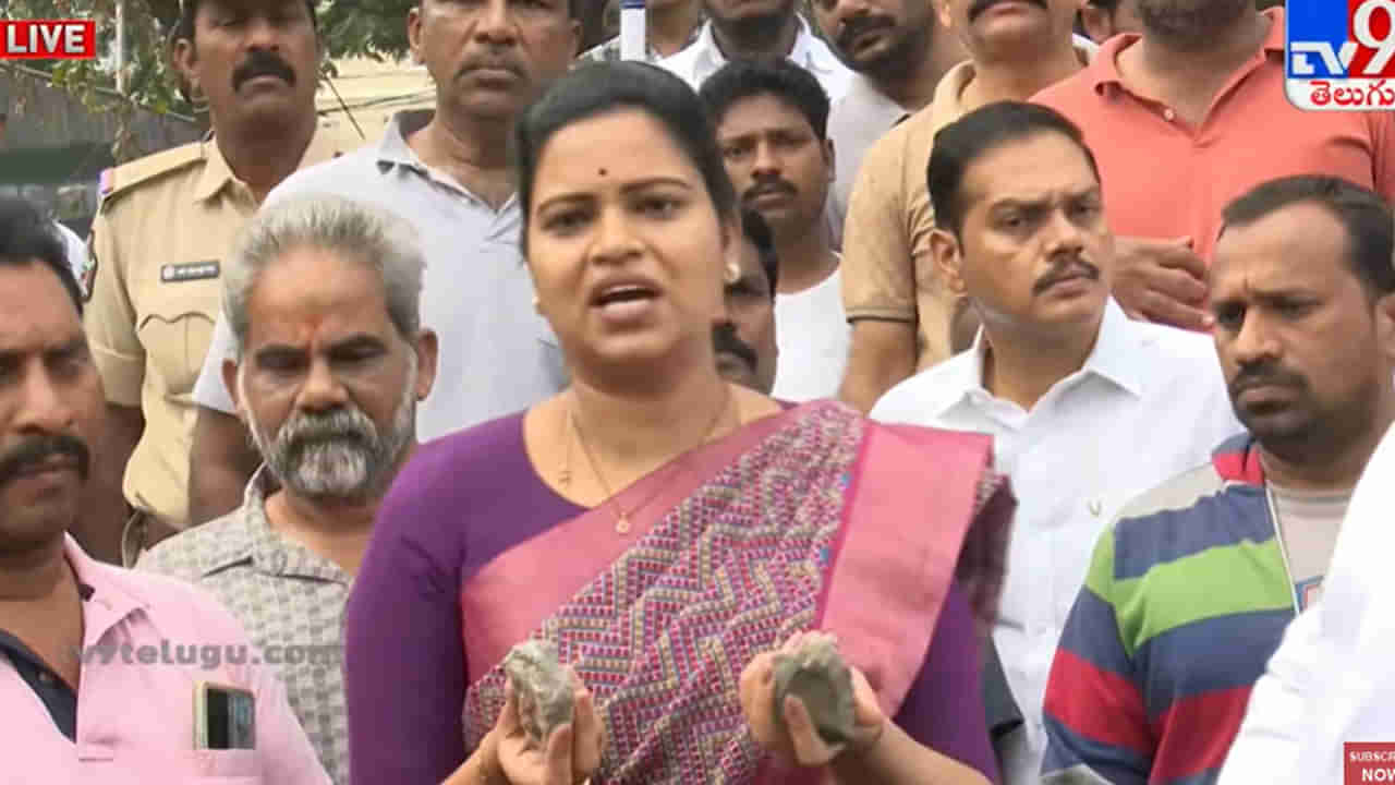 Minister Rajini: వైసీపీ పార్టీ కార్యాలయంపై రాళ్ల దాడి.. న్యూఇయర్ వేళ మంత్రి విడదల రజినీ ఆవేదన..