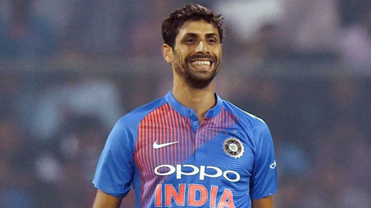 Ashish Nehra: టీమిండియా తరపున 18 ఏళ్ల పాటు ఆడిన లెఫ్టార్మ్ పేసర్ ఆశిష్ నెహ్రా 235 వికెట్లు పడగొట్టాడు. అయితే, అర్జున అవార్డు గ్రహీతల జాబితాలో మాత్రం అతను కనిపించలేదు.