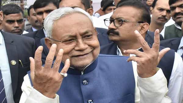 Bihar Politics: బీహార్లో ప్రకంపనలు సృష్టిస్తున్న రాజకీయ ప్రకటనలు.. అందరి దృష్టి నితీశ్ కుమార్ పైనే!