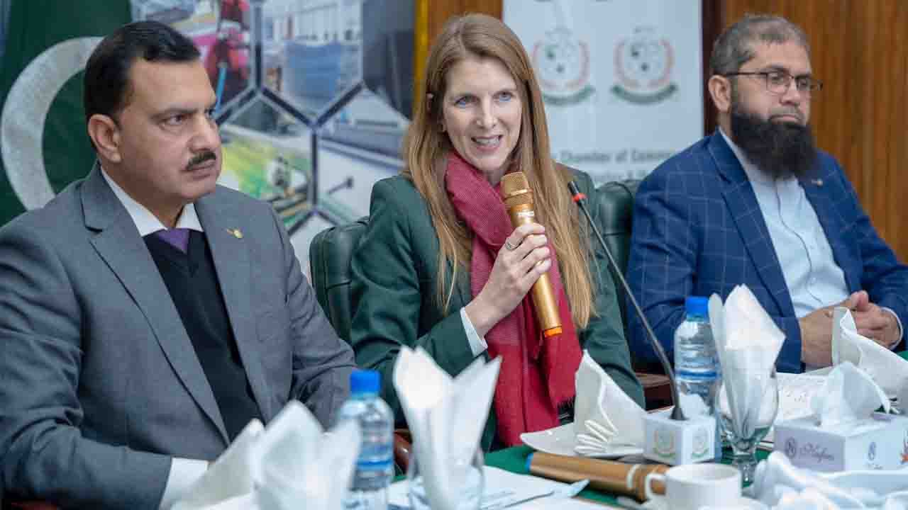 UK Jane Marriott Visit PoK: పీఓకేలో బ్రిటీష్ హైకమిషనర్ పర్యటన.. తీవ్ర ఆగ్రహం వ్యక్తం చేసిన భారత్!