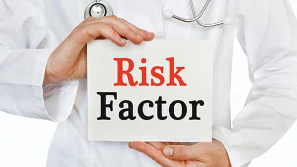 Health Tips: క్యాన్సర్ ప్రమాదాన్ని పెంచే ఆహారాలు ఇవి.. వీటికి దూరంగా ఉంటేనే మంచిది..!