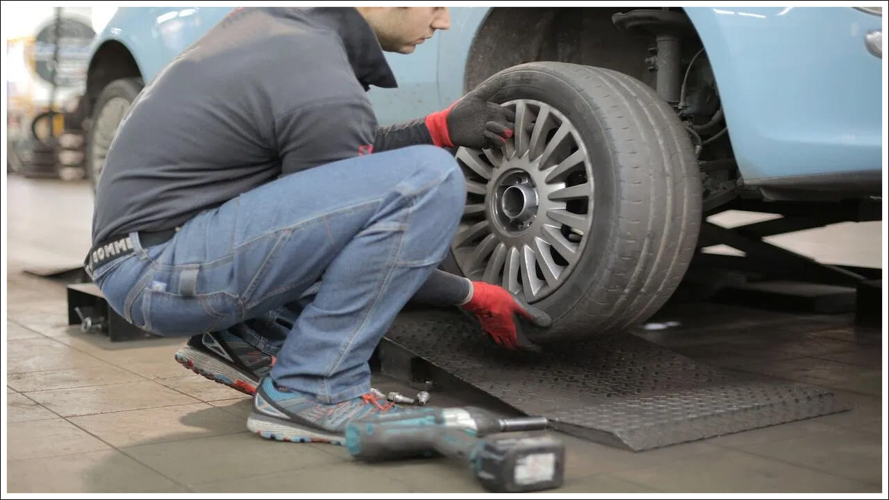 Car Care Tips: మీ కారు టైర్లు ఎక్కువ కాలం సర్వీస్ ఇవ్వాలా? ఈ టిప్స్ పాటించండి