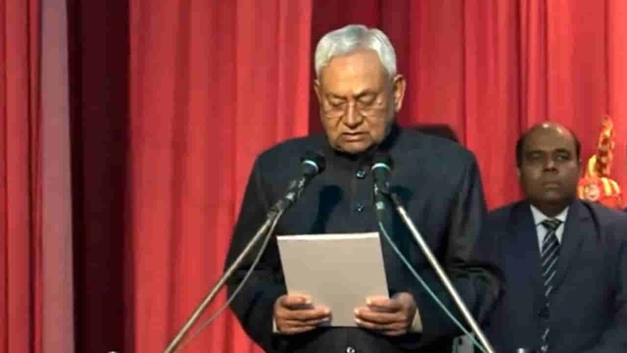CM Nitish Kumar: బిహార్లో కొత్త ప్రభుత్వం.. 9వ సారి సీఎంగా ప్రమాణస్వీకారం చేసిన నితీష్ కుమార్..