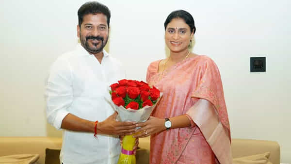 CM Revanth Reddy- YS Sharmila: సీఎం రేవంత్ రెడ్డిని కలిసిన వైఎస్ షర్మిల.. కుమారుడి పెళ్లికి రావాలని ఆహ్వానం