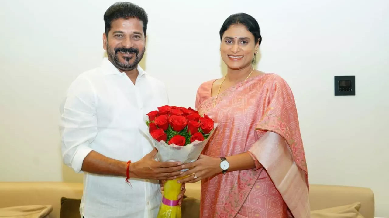 CM Revanth Reddy- YS Sharmila: సీఎం రేవంత్‌ రెడ్డిని కలిసిన వైఎస్‌ షర్మిల.. కుమారుడి పెళ్లికి రావాలని ఆహ్వానం