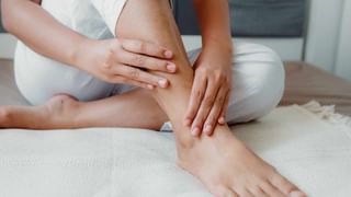 Teeth Whitening Tips: తెల్లటి మెరిసే.. ముత్యాలాంటి దంతాల కోసం.. వంటింటి చిట్కాలు..