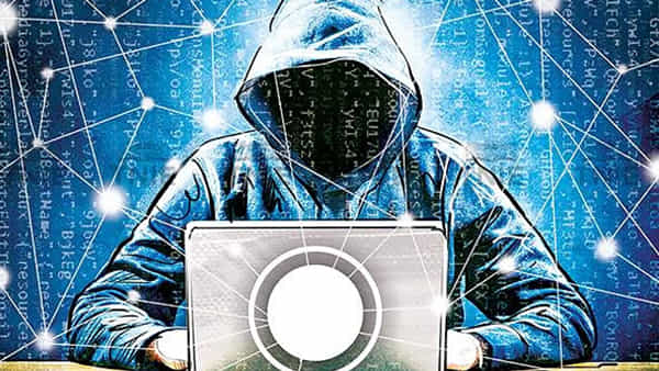 Cyber Crime: ఒక్క ఫోన్ కాల్తో నిండా ముంచేశారు.. కొరియర్ పేరుతో కోట్లు స్వాహా..!