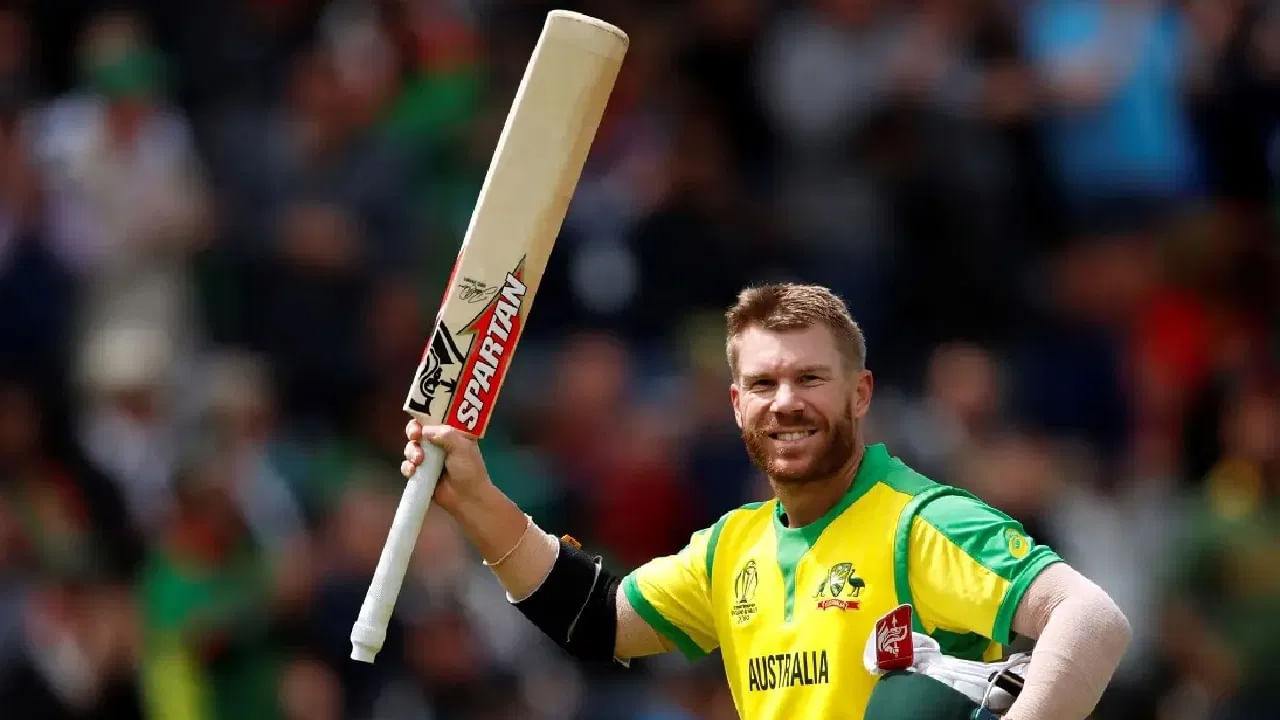 ఆస్ట్రేలియా ఓపెనర్ డేవిడ్ వార్నర్ వన్డే, టెస్టు క్రికెట్‌కు వీడ్కోలు పలికాడు. ఈ వీడ్కోలు మధ్య, వార్నర్ అనేక రికార్డులను సృష్టించాడు. ఈ రికార్డుల జాబితాలో మాస్టర్ బ్లాస్టర్ సచిన్ టెండూల్కర్ పేరిట ఉన్న ప్రపంచ రికార్డు కూడా బద్దలు కావడం విశేషం.