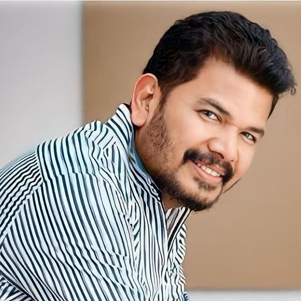 ఇండియన్ 2ను రెండు భాగాలుగా చేయాలనుకుంటున్నారు శంకర్. ఈ లెక్కన 2024 సమ్మర్లో పార్ట్ 2 వస్తే.. 2025 సంక్రాంతికి ఇండియన్ 3 ప్లాన్ చేస్తున్నారు. ఈ లోపు 2024 సెప్టెంబర్లో గేమ్ ఛేంజర్ రానుంది.